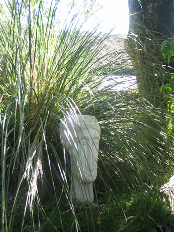 Large Modigliani Statue Pale