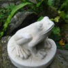 Small Lily Frog Sculpture Pale